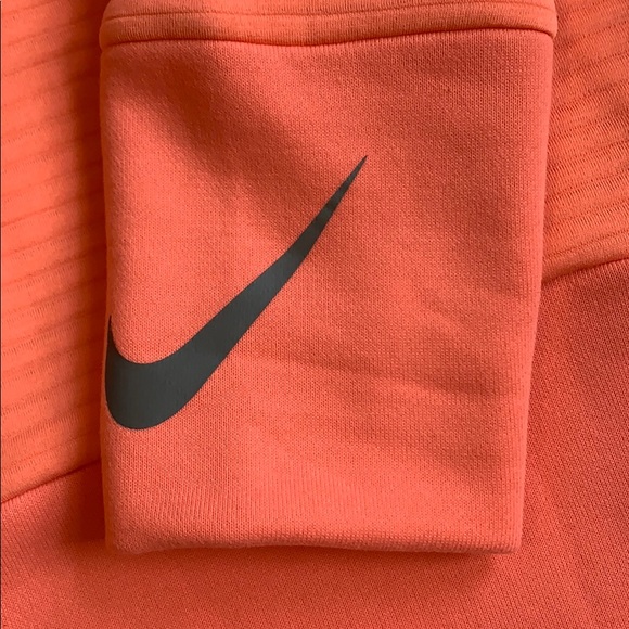 FINAL PRICE⬇️✨Nike Swoosh Hoodie✨ - Picture 2 of 5